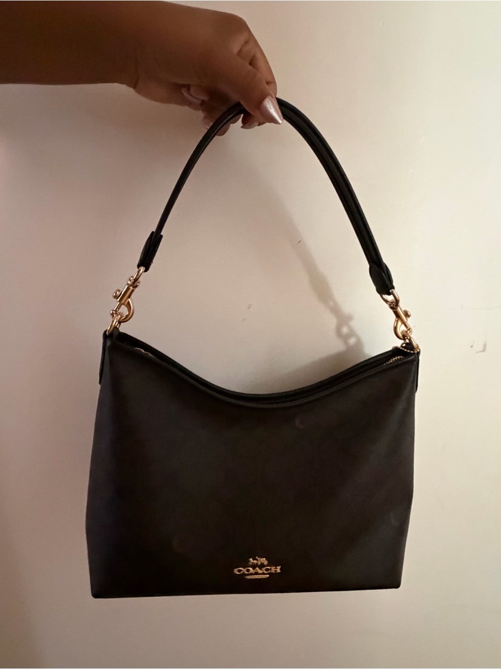 Coach Outlet Laurel Shoulder Bag In Signature Canvas - Picture 4 of 6